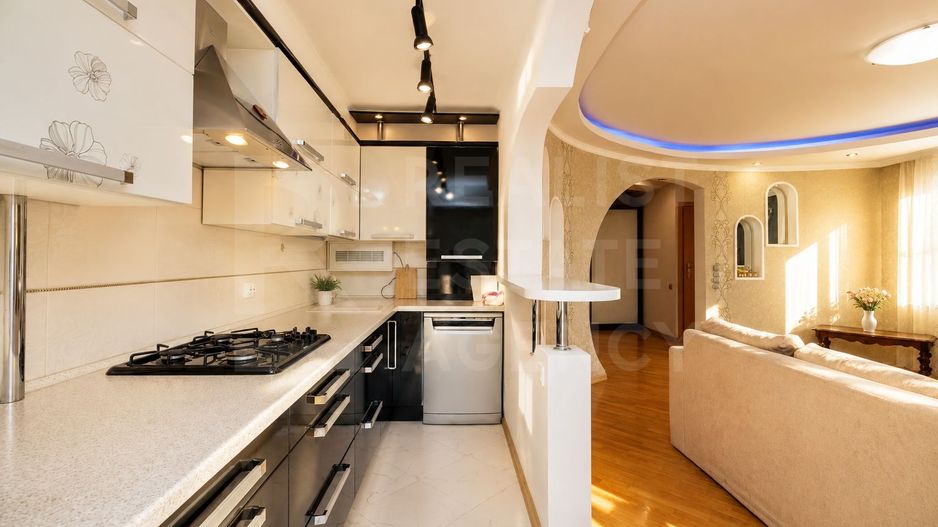 Chirie, apartament, 3 camere + living, str. Pușkin, Centru - Poză 2