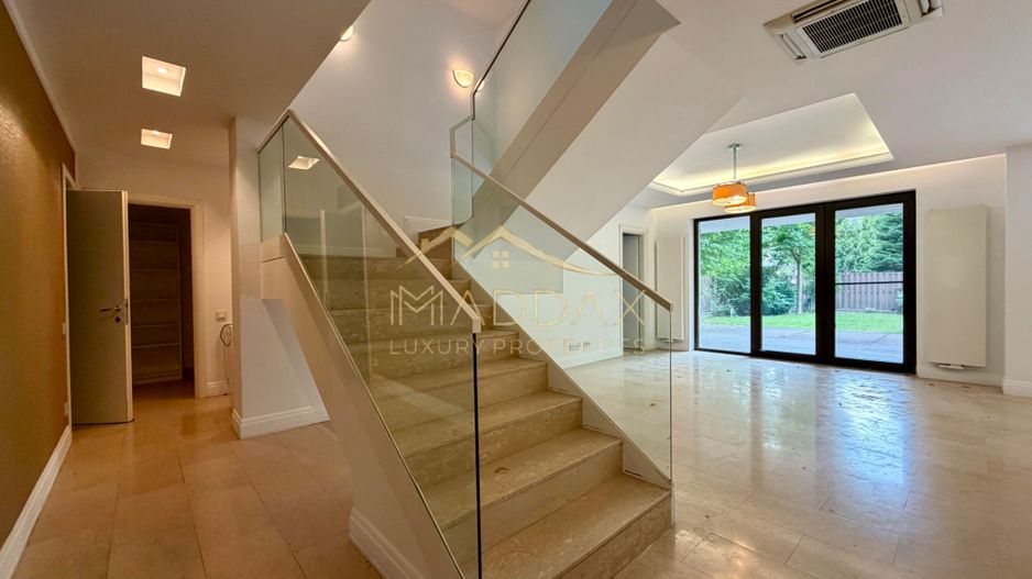 Vila cu 9 camere *900 teren* & piscina privata // Pipera - Poză 3