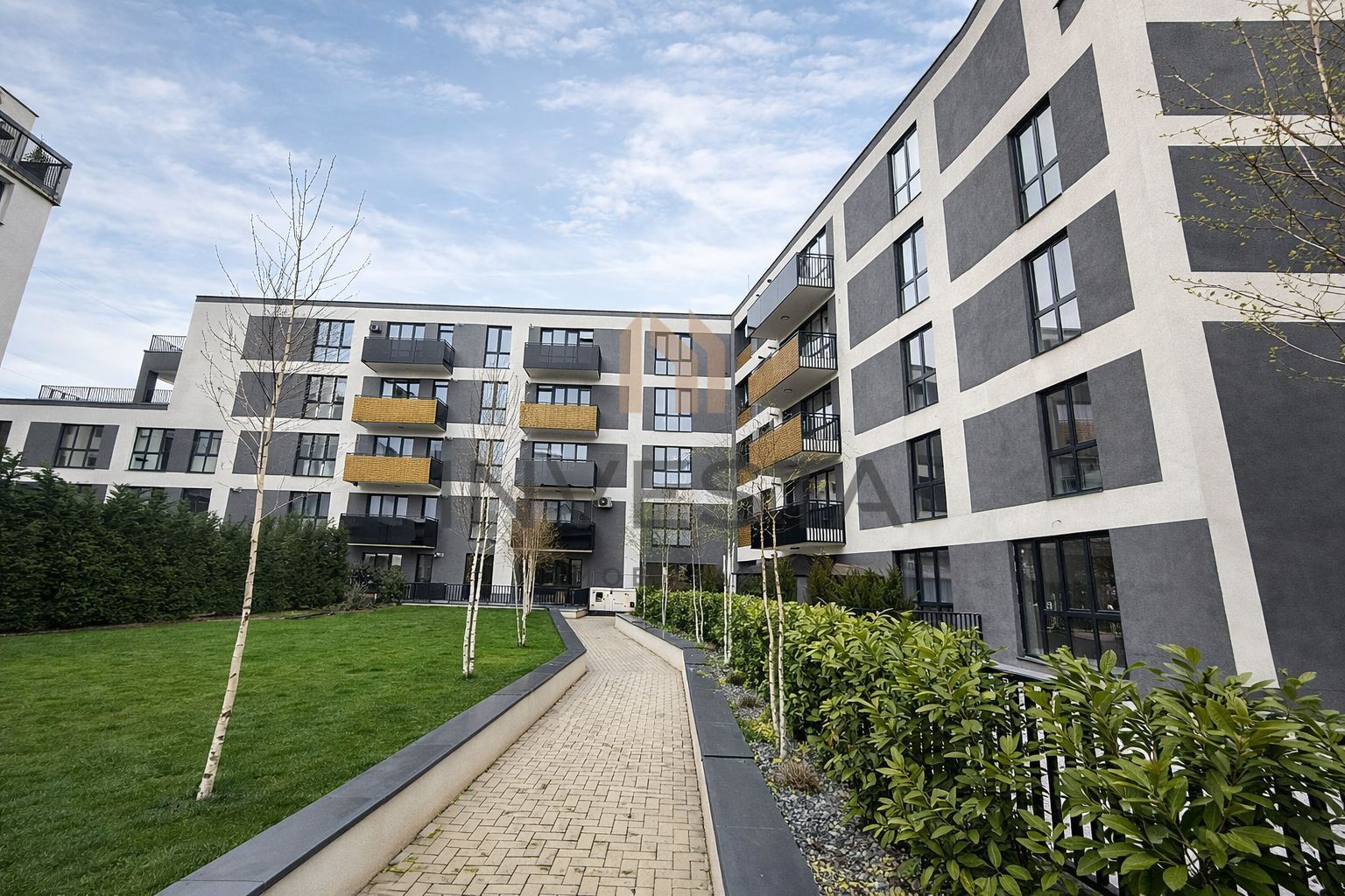 Apartament 3 camere, bloc nou, balcon, zona VIVO! - Poză 1