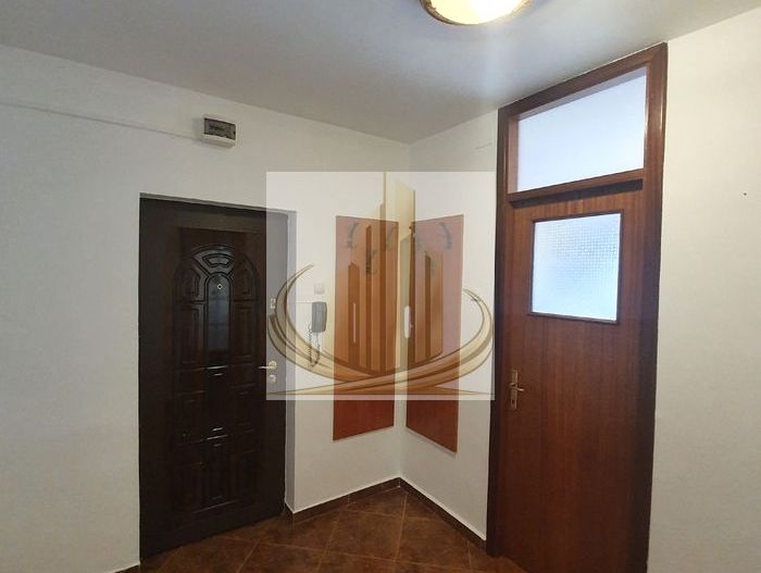 Apartament 2 camere semidecomandat cu parcare de resedinta - Poză 10
