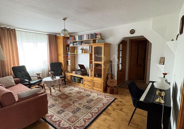 4 camere, spațiu generos, parcare și zonă excelentă. - Poză 1