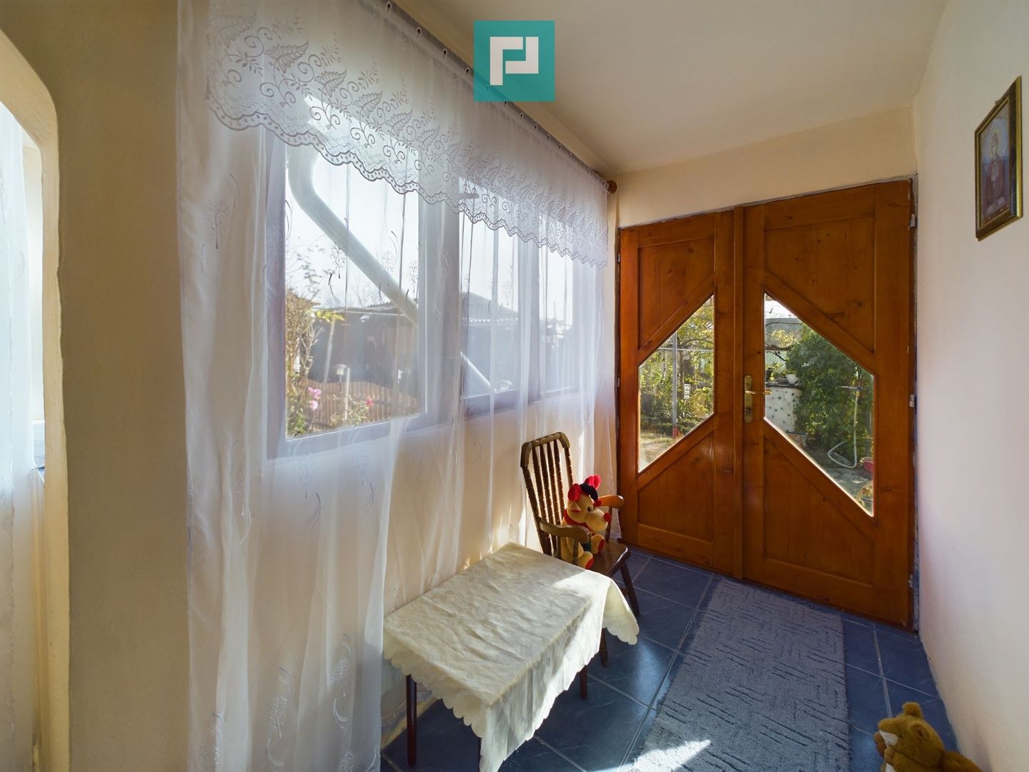 Casă cu front stradal generos Șeitin, județul Arad - Poză 7