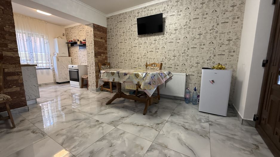 De Vanzare 2 Case In Curte Titulescu/Strada Crinului Teren 550MP - Poză 11