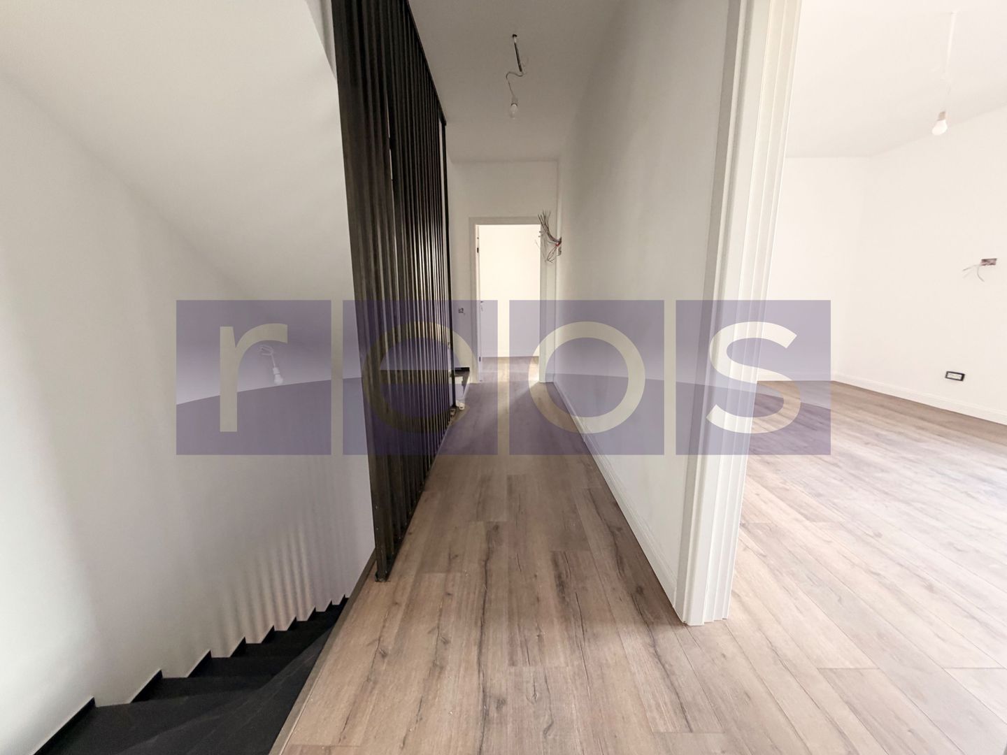 VILA INDIVIDUALA P+1+M | 284 MP UTILI | 5 DORMITOARE | ZONA BUCURESTII NOI - Poză 11