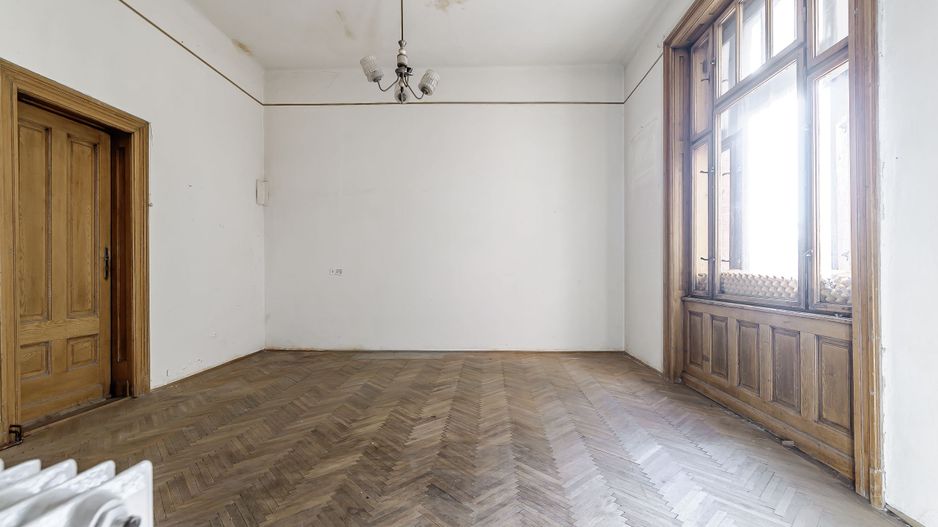VÂNDUT! Apartament cu 4 Camere în Palatul Bohuș, Arad - Poză 3