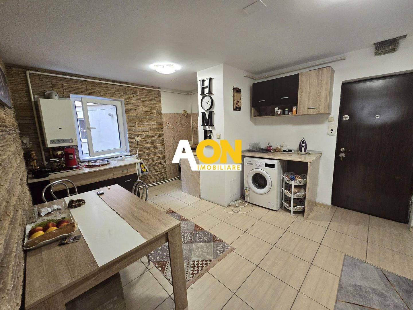 Apartament cu 3 Camere,  64mp, Zona Cetate - Poză 1