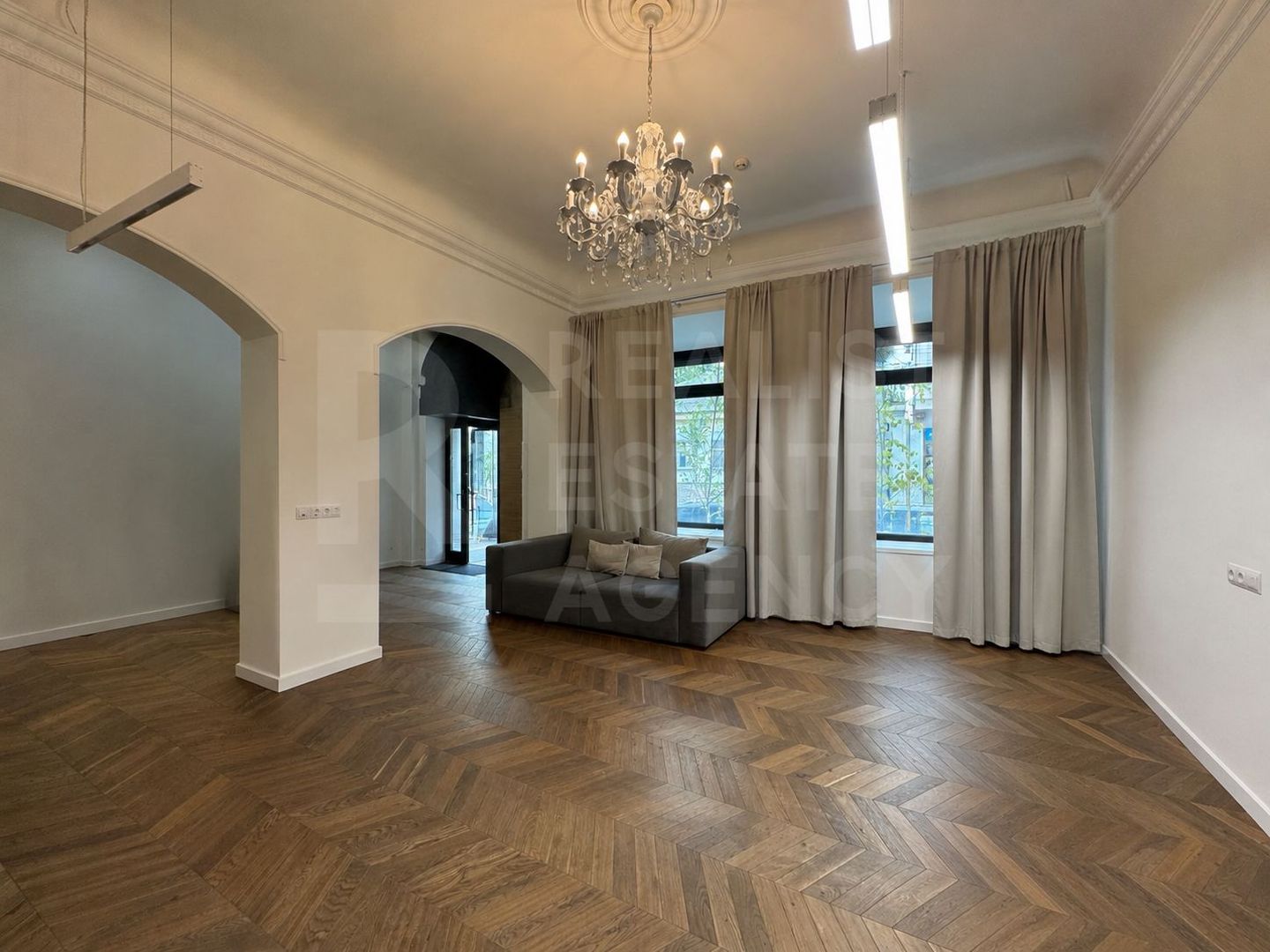 Chirie, spațiu comercial, 55 mp, str. București, Centru - Poză 2
