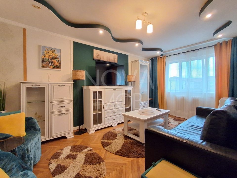 Apartament de inchiriat 3 camere etajul 4, cu lift,  Zona Vasile Aaron - Poză 3