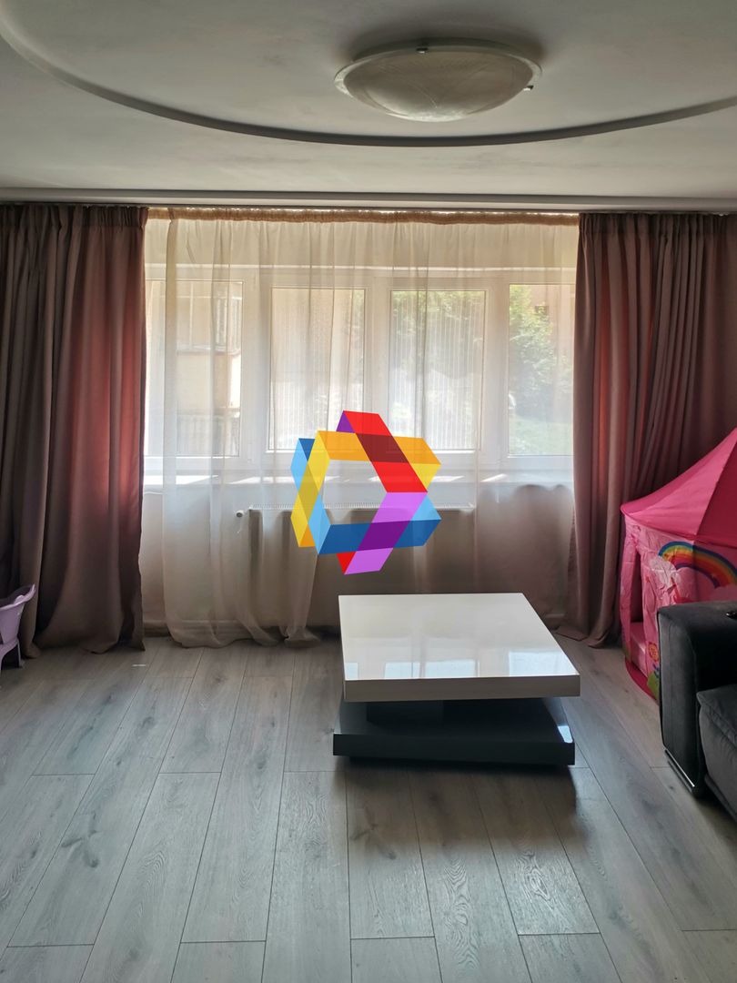 Apartament cu trei camere, zona Racadau 74 mp - parcul Trandafirilor - Poză 1