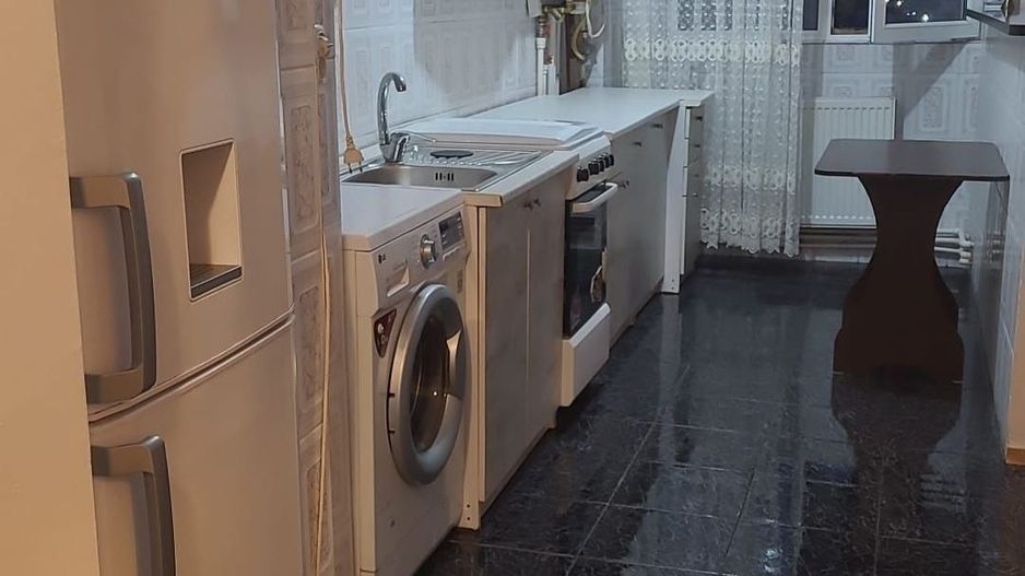 De inchiriat apartament 3 camere, Micro 20, 2100 lei - Poză 4