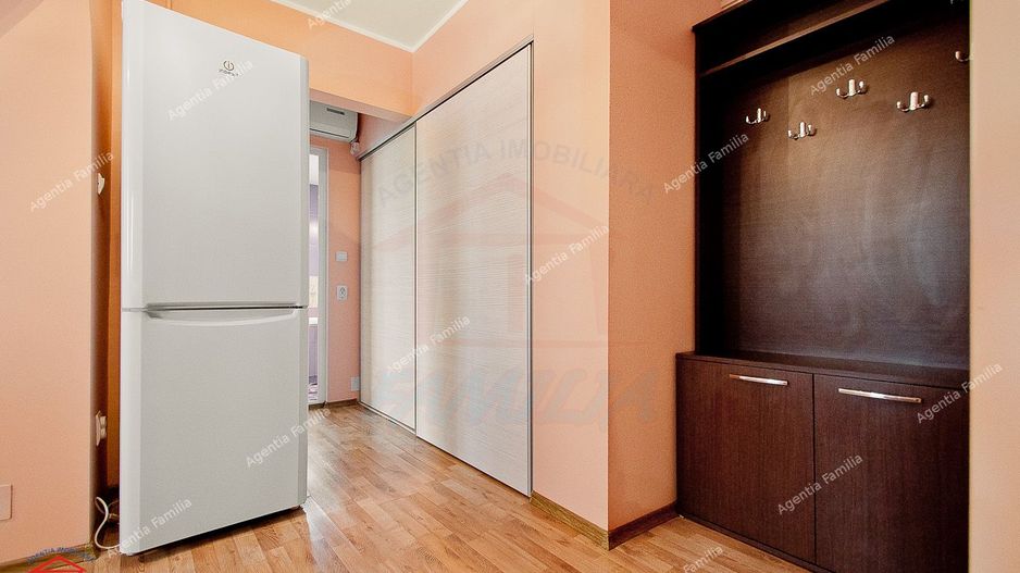 De vanzare apartament 2 camere Micro 39, etaj 3 - Poză 6
