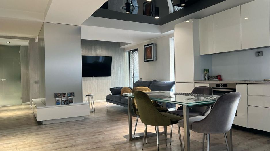 Apartament OTOPENI Central 3 camere LUX, parcare SUBTERANA - Poză 2