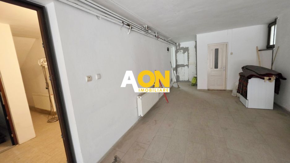 Casă individuală cu 6 camere și piscină în Alba Iulia, zona Cetate - Poză 17