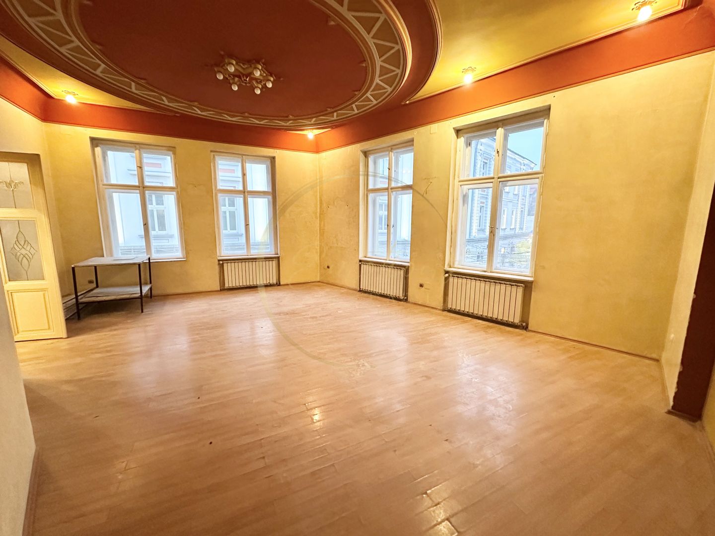 OCAZIE | Spațiu Comercial  - Piața Libertăți - Poză 1