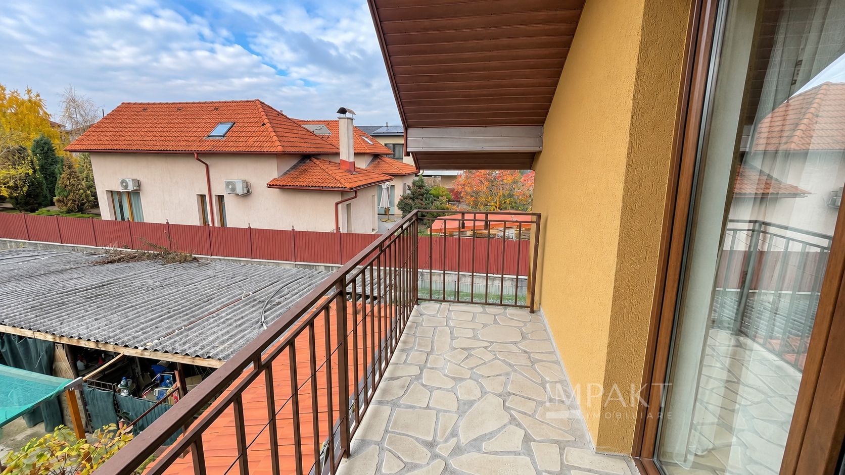 Casă tip duplex cu 5 camere, 2 băi, terasă și 4 locuri de parcare - Poză 15