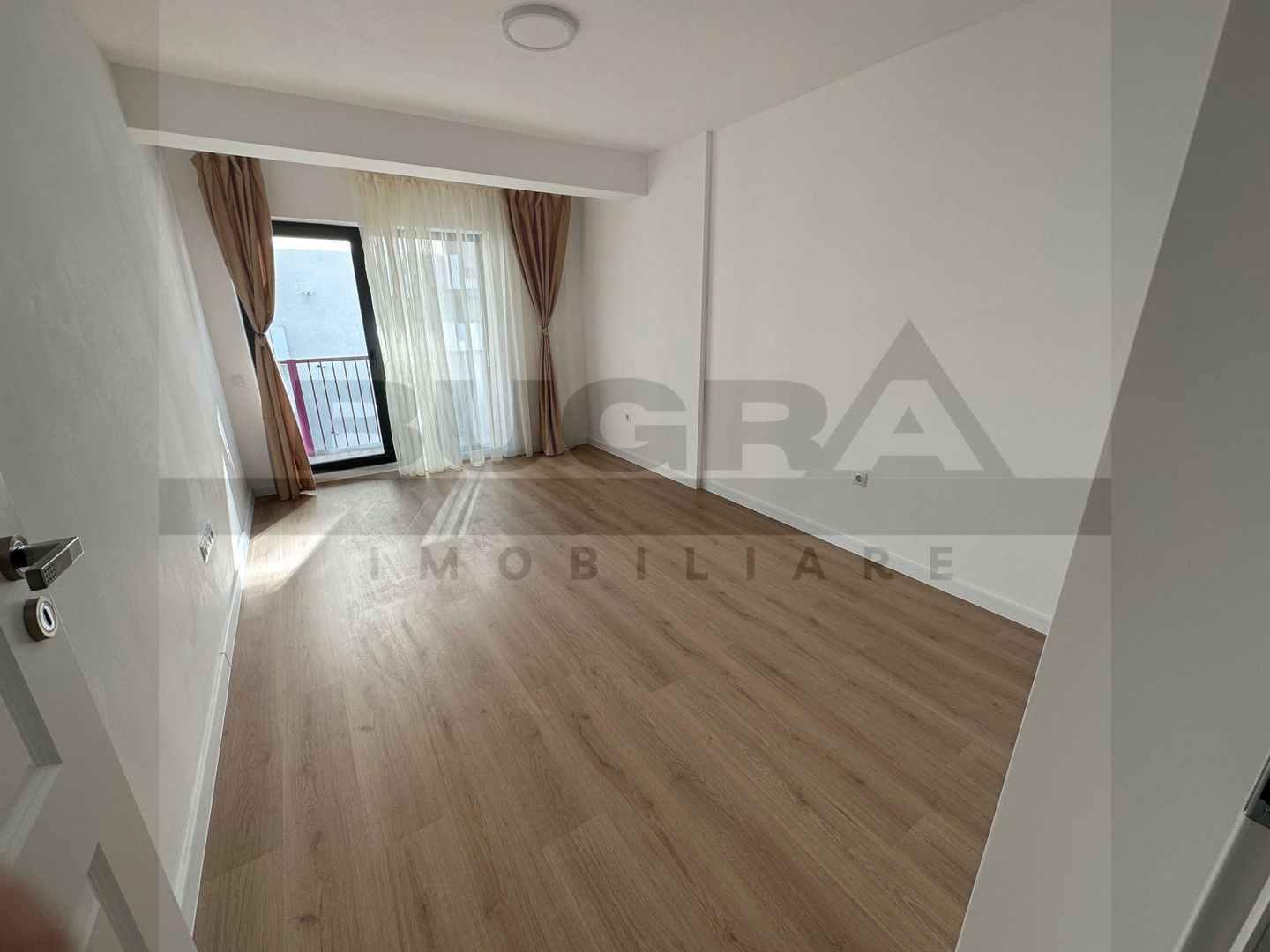 Apartament de 2 camere, 53mp, parcare subterana, zona Vivo - Poză 2