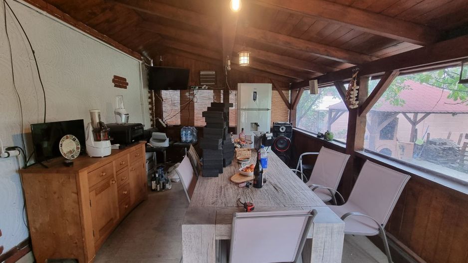 Casă cu 3 camere, anexă și teren de 901 mp – Pecica, zonă centrală - Poză 3