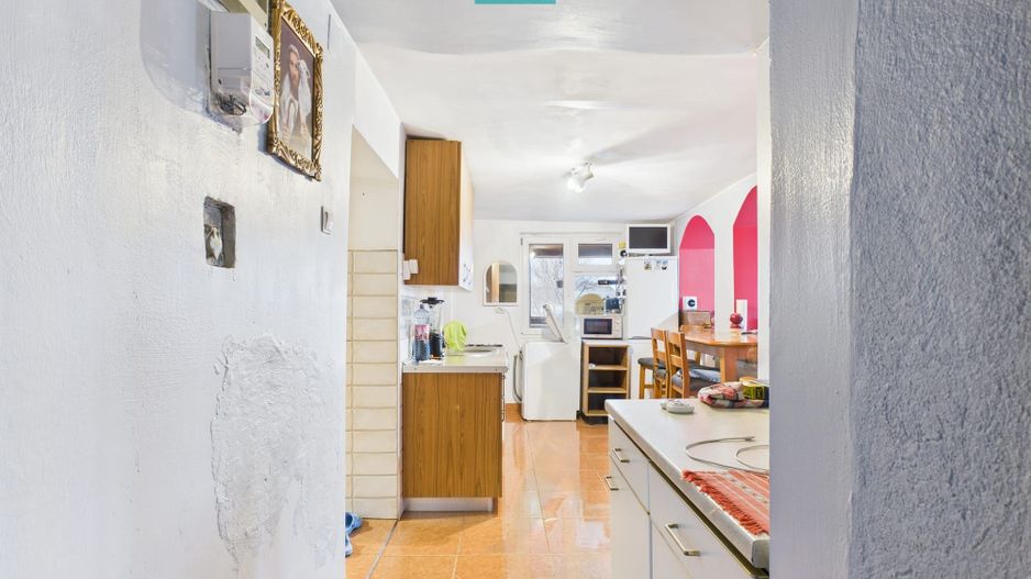 Casă frumoasă la Iratoș la preț bun - Poză 20