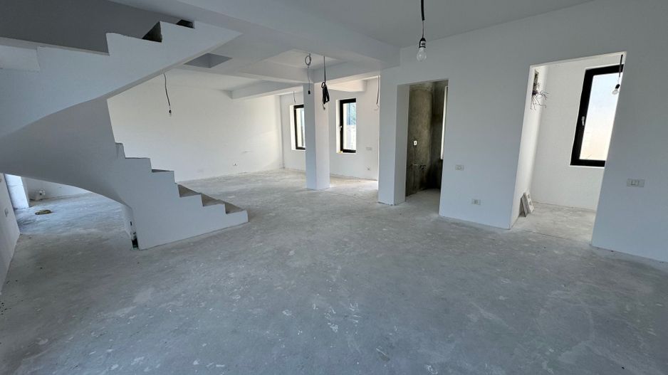 Vila Otopeni Odaile, curte GENEROASA 390m2 - Poză 4