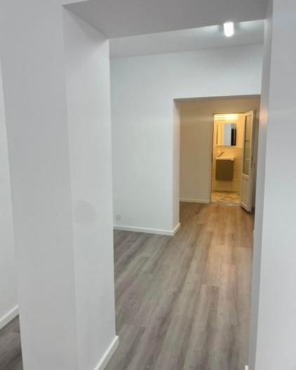 Spațiu comercial complet renovat – 5 min de Gara de Nord / 10 min Piata Victorie - Poză 3