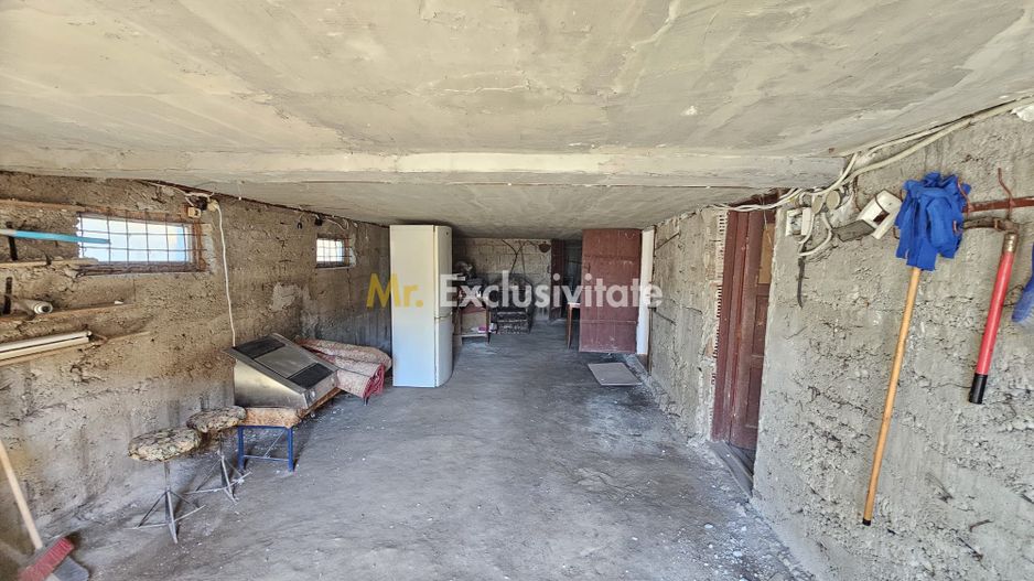Vila generoasa cu piscina,garaj subteran si curte cu terasa-Turda - Poză 19