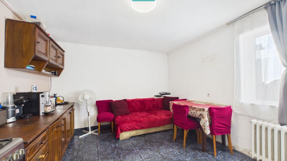 Casă cu 3 camere de vânzare în zona Bujac - Poză 8