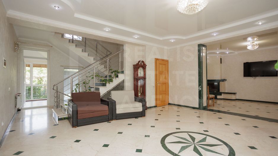 Chirie, casă, 6 camere, Strada Trifan Baltă, Centru - Poză 6