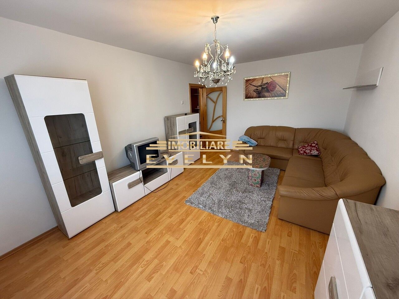 Apartament 2 camere, decomandat – Zona Donici - Poză 2