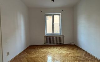 Casă individuală de închiriat – 4 camere, curte și terasă – Terezian - Poză 8