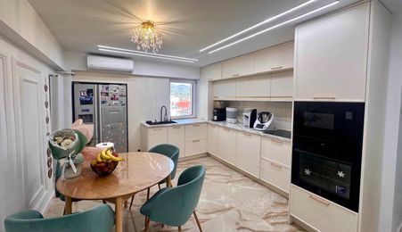 Apartament 4 camere - zona Marinex