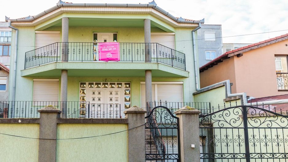VÂNDUT! Casă cu destinații multiple în cartierul Aurel Vlaicu - Poză 8