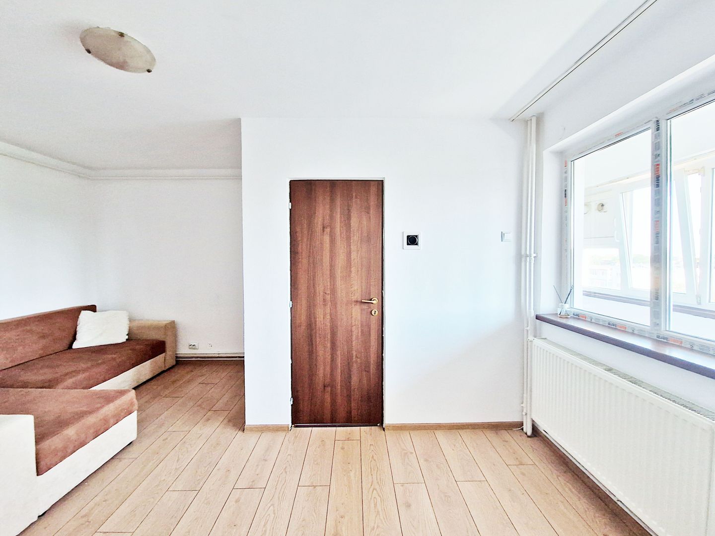 AZURA Imobiliare - Garsoniera Nemobilata Pitesti Craiovei Central - Poză 10