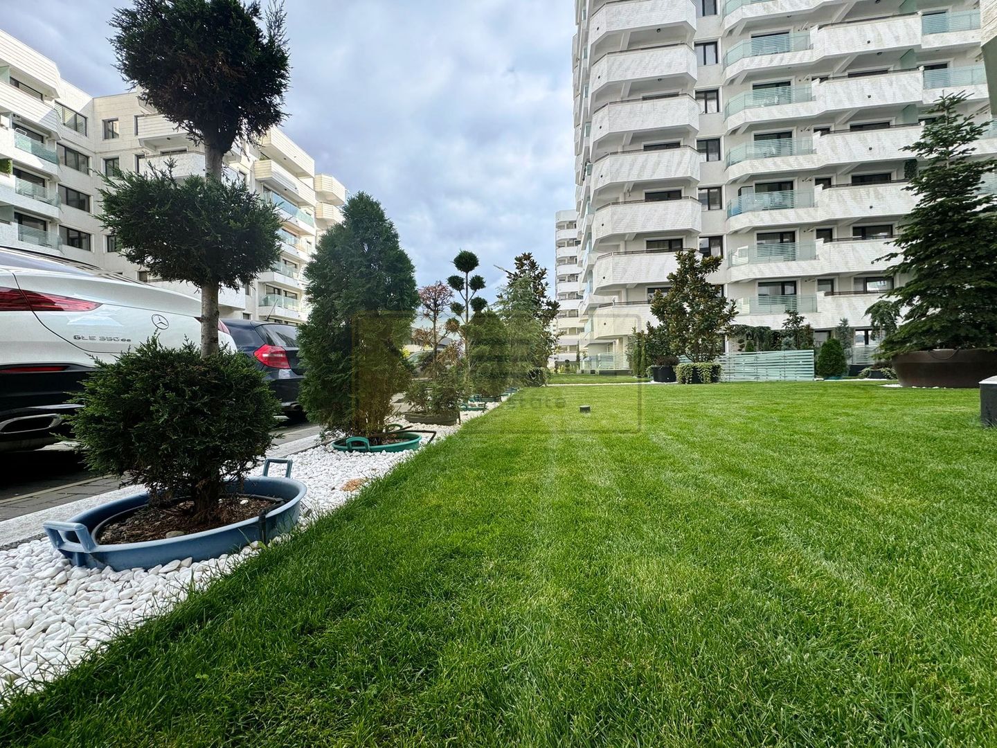 Apartament 2 camere decomandat Copou Royal Town - Poză 1