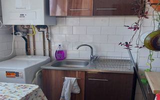 Apartament 2 camere decomandate, ultracentral, renovabil, cu centrală. - Poză 3