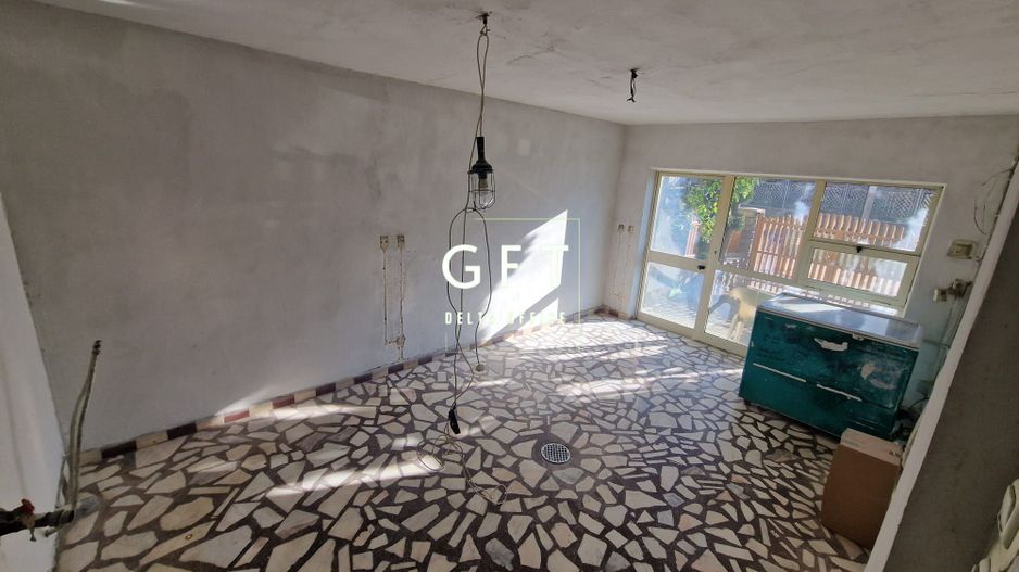 CASA , CU 3 APARTAMENTE D+P+E1+E2+M ! - Poză 2