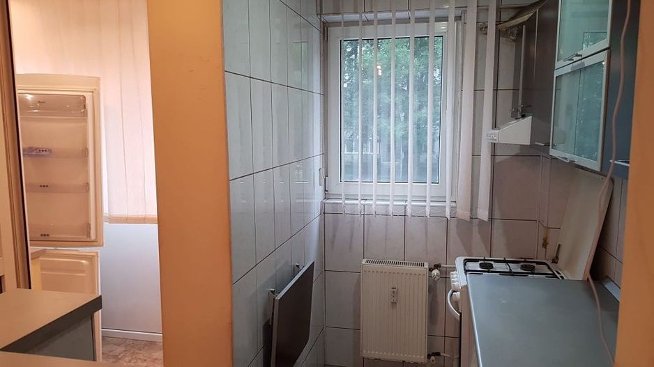 Garsonieră renovata, pet friendly, etaj 1, balcon, aproape metrou Titan - Poză 3