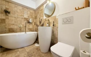 Casa renovata integral | acces auto in curte | Centrala proprie - Poză 5