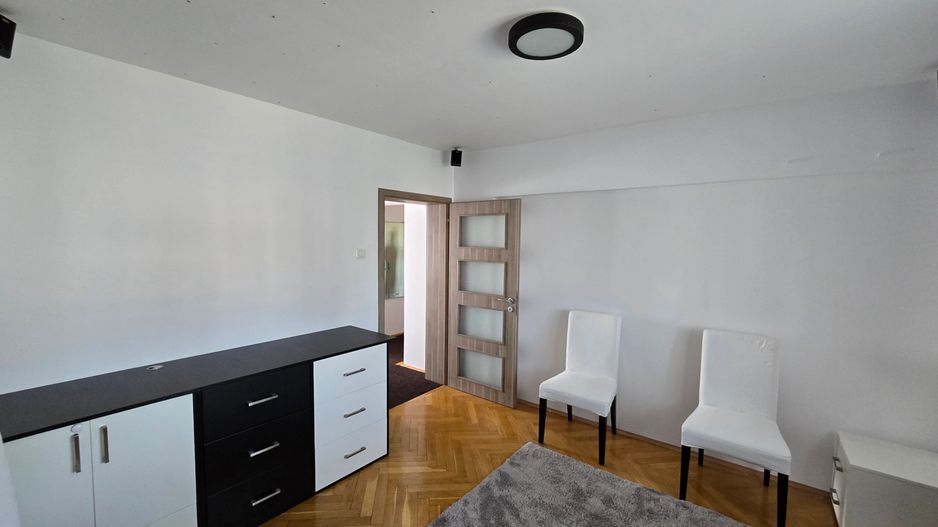 Apartament 3 camere,  Zona Lipovei, Decomandat, 72mp utili, Garaj cu CF - Poză 5