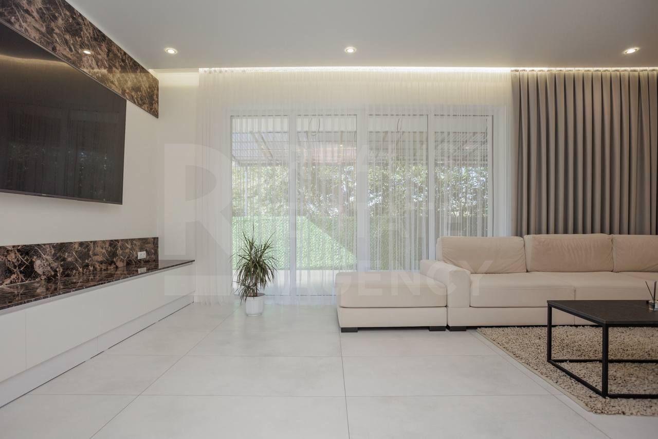 Vânzare, casă modernă 2 nivele, 200 mp + 5 ari șos. Hîncești, Centru - Poză 8