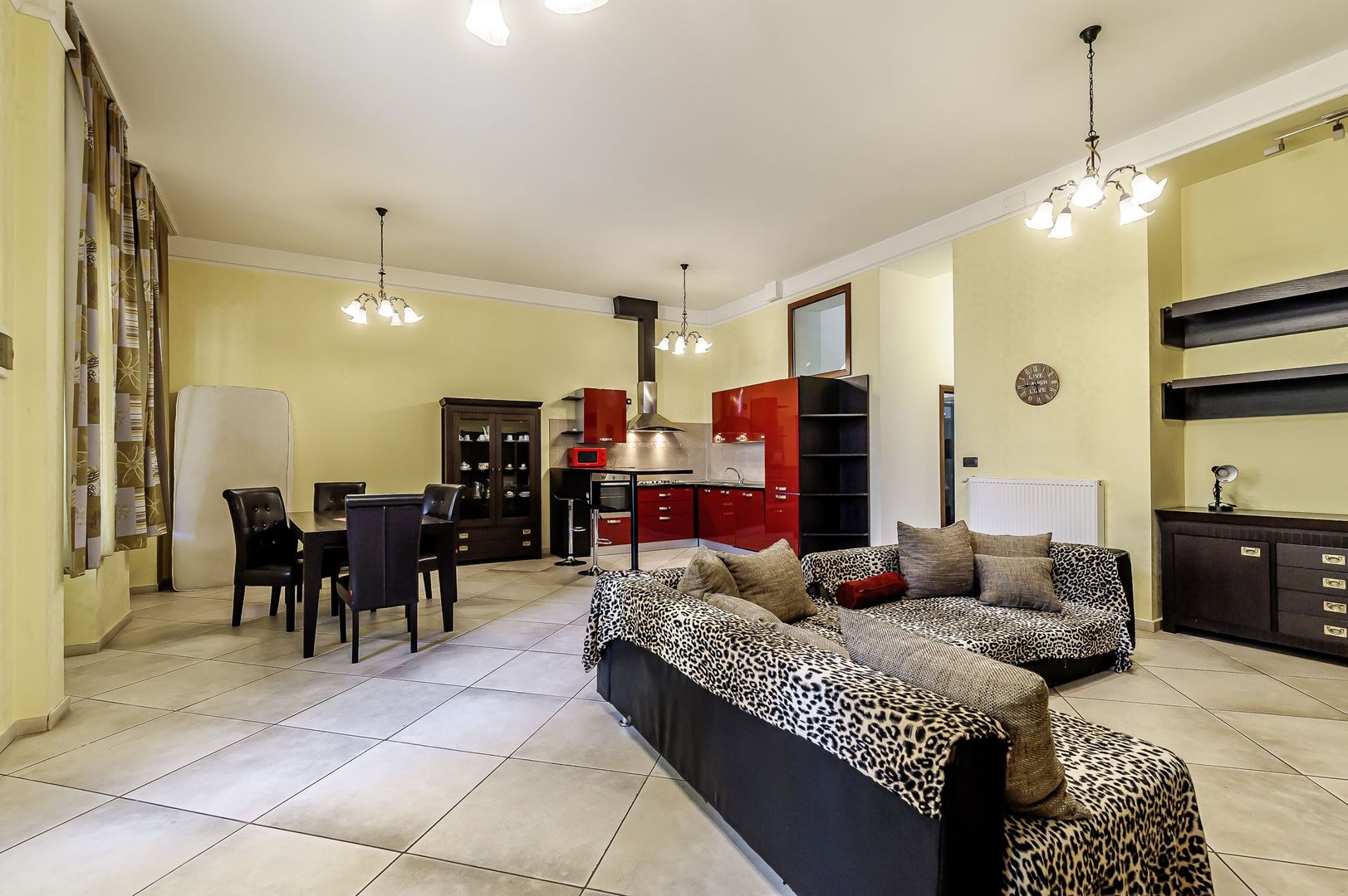 Apartament de vis, b-dul Revolutiei nr 83, Etajul 1. - Poză 9