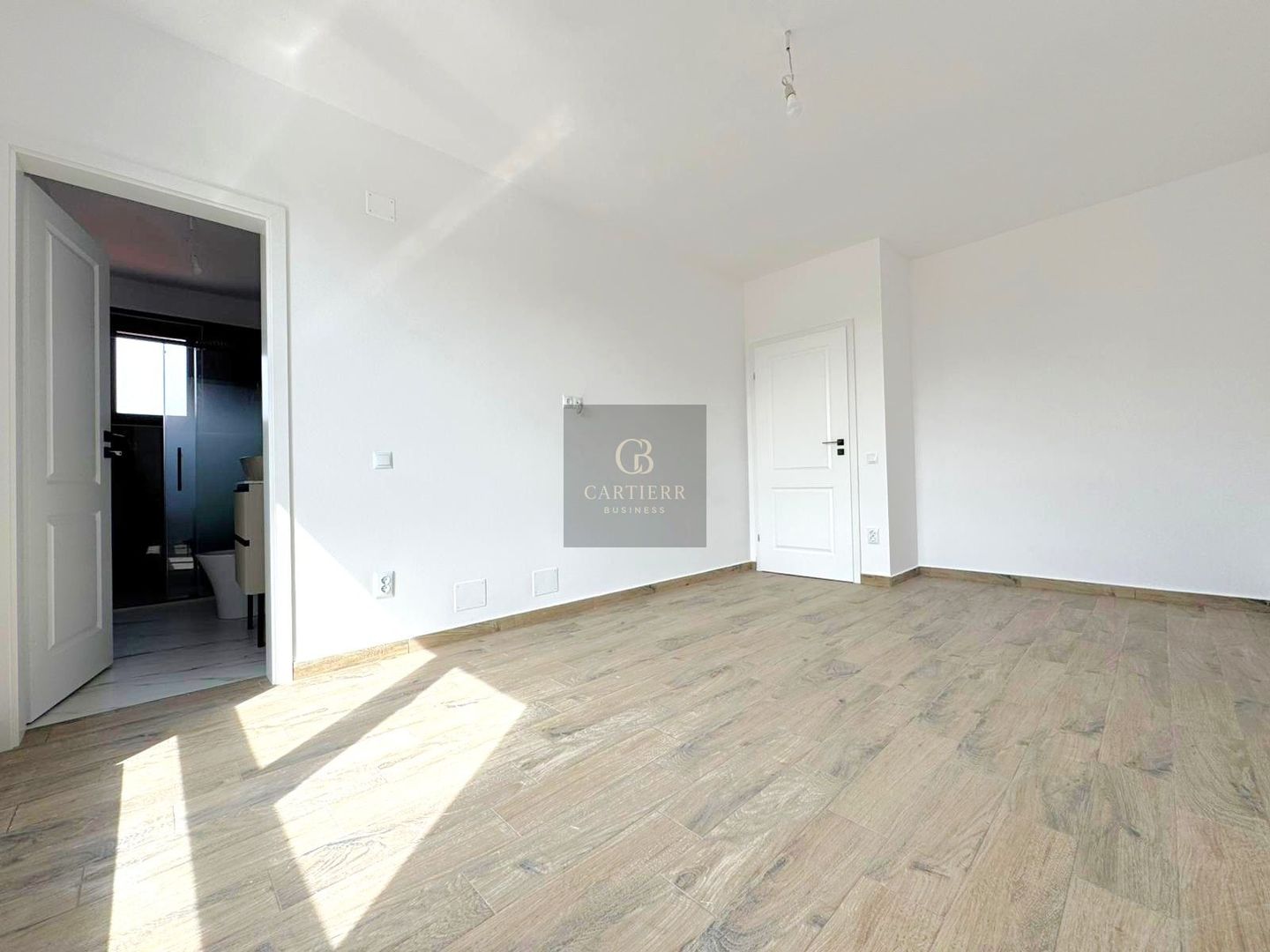 CASĂ + GARAJ | 5 CAMERE | BERCENI | - Poză 14