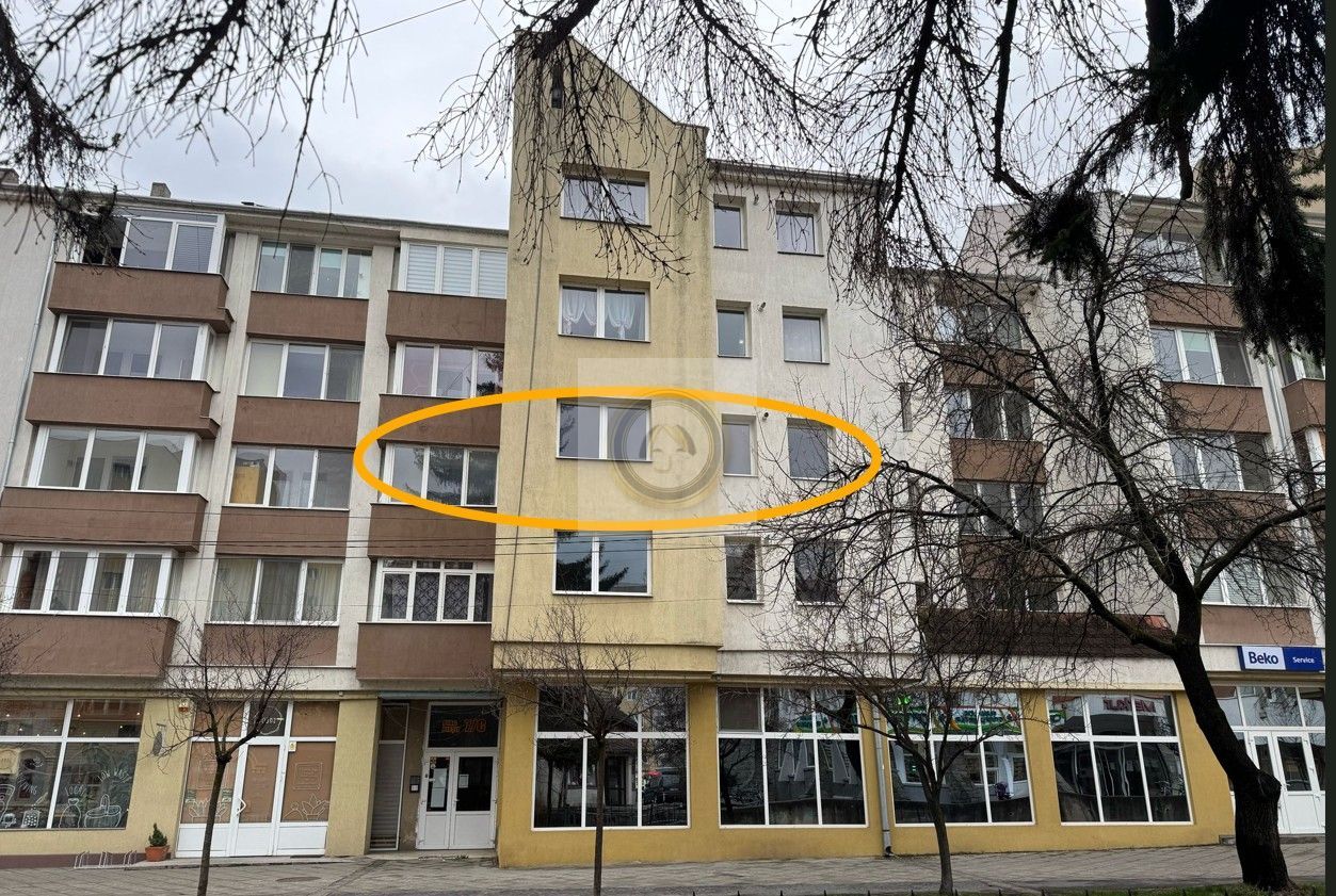 Apartament 3 camere de inchiriat | nemobilat, neutilat | langaDoboz - Poză 1