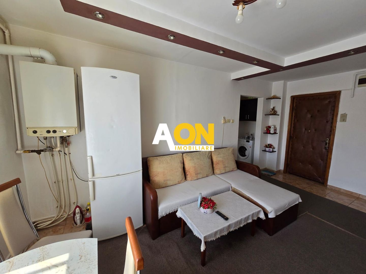 Apartament 2 camere, decomandat, mobilat utilat, zona Mercur - Poză 2