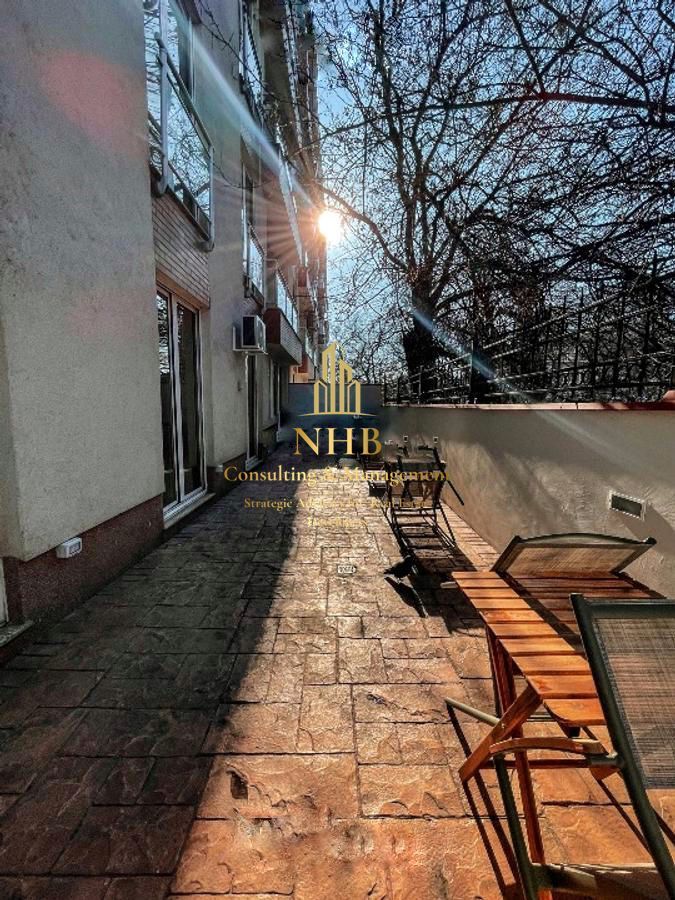 Apartament generos, 4 camere, terasa si doua locuri de parcare, Piata Victoriei - Poză 1