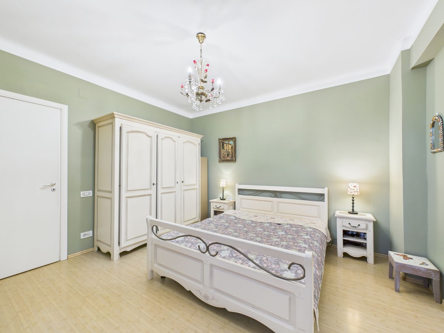 Apartament cu 2 camere de vânzare în zona Capitale - Poză 10
