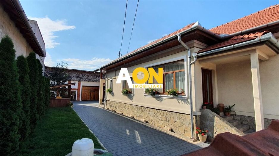 Casa 3 camere, 1259 mp teren, zona Centru - Poză 2
