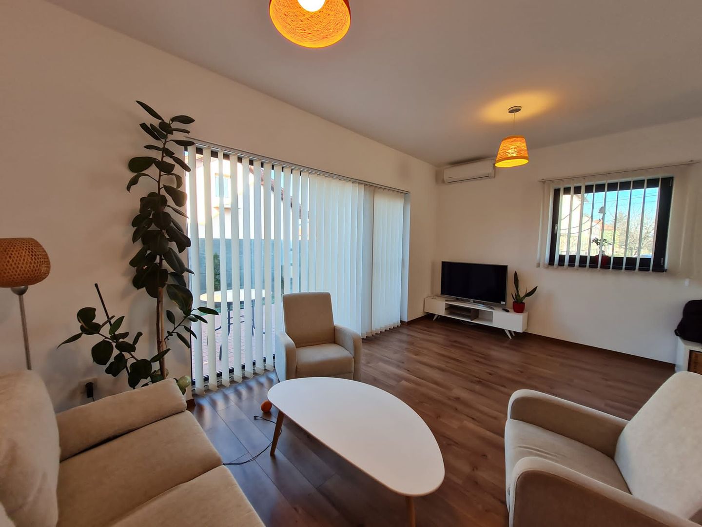 Minimalist la prima închiriere în Dumbravita - Poză 3