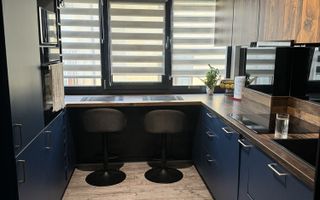 Apartament 3 camere + boxa + parcare subterana - Poză 1