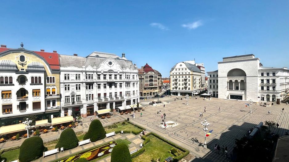 Apartament cu 3 camere de închiriat în Piața Victoriei - Poză 8