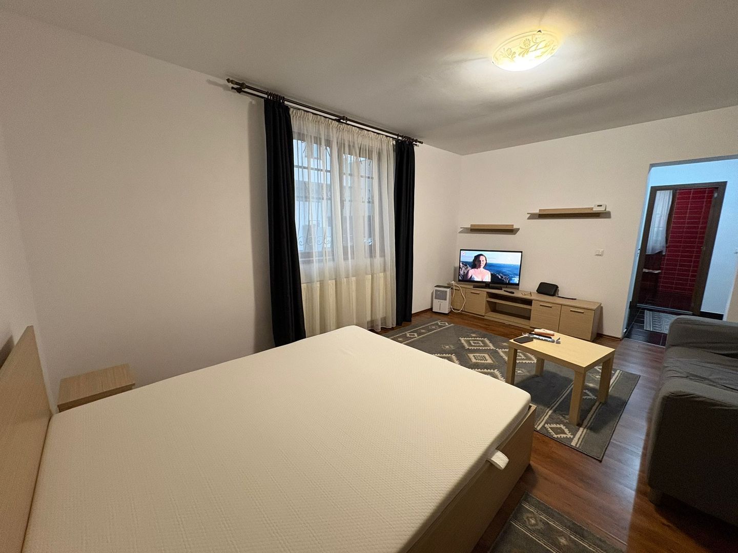 GARSONIERA APARATORII PATRIEI, PET-FRIENDLY, CENTRALA, METROU 10 MIN - Poză 2